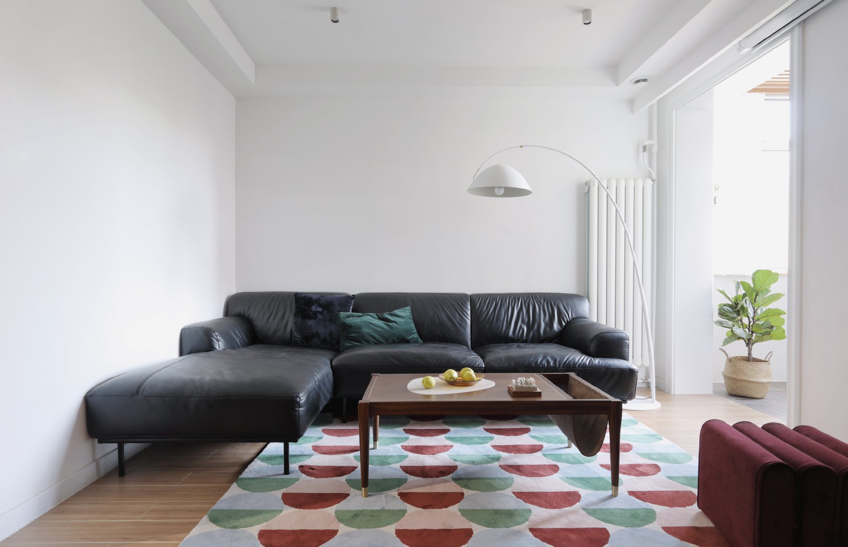 中庭裝飾施工團隊為您分析刮膩子重要性，讓您安心入馨家