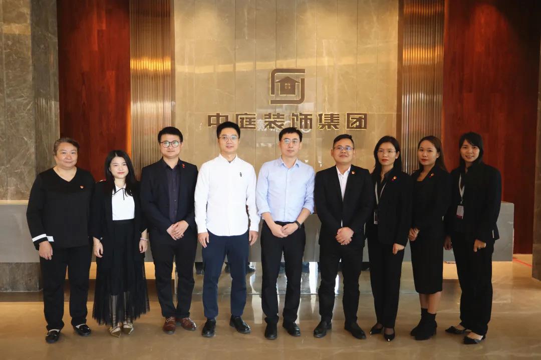 兩新黨建丨青秀區(qū)組織部、兩新組織黨工委領(lǐng)導(dǎo)到集團(tuán)調(diào)研并指導(dǎo)黨建工作